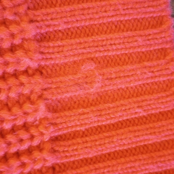 Splendid Collection Ladies Chevron Sweater Size:S Color:Coral, Pink, Gray - Picture 9 of 12